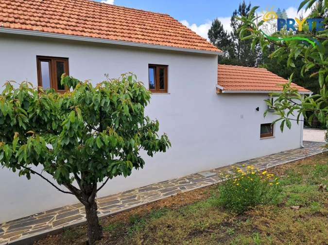 Moradia T2 para Venda em Cabeçudo Foto 4