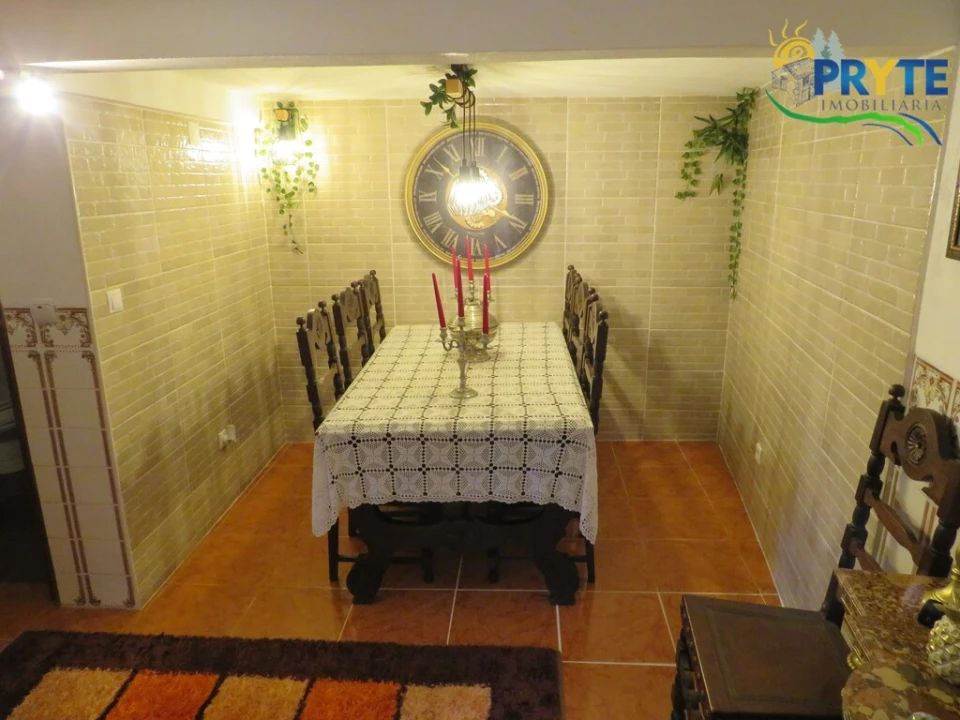 Moradia T4 para Venda em Alvares Foto 8