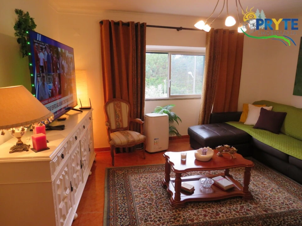 Moradia T4 para Venda em Alvares Foto 16