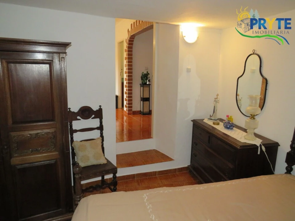 Moradia T4 para Venda em Alvares Foto 17