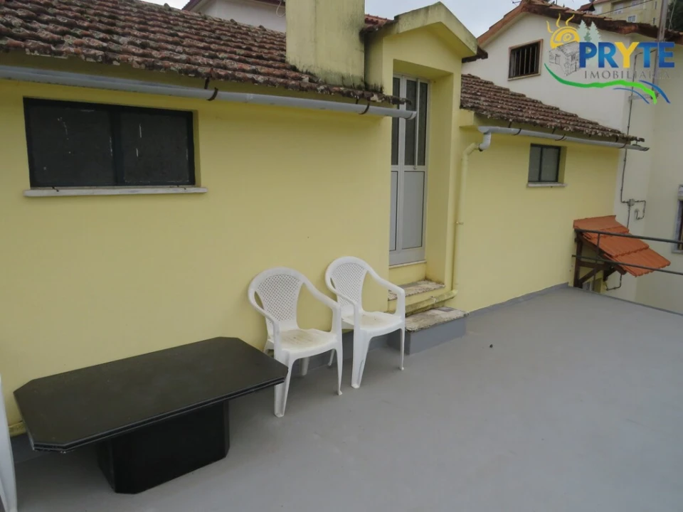 Moradia T4 para Venda em Alvares Foto 26