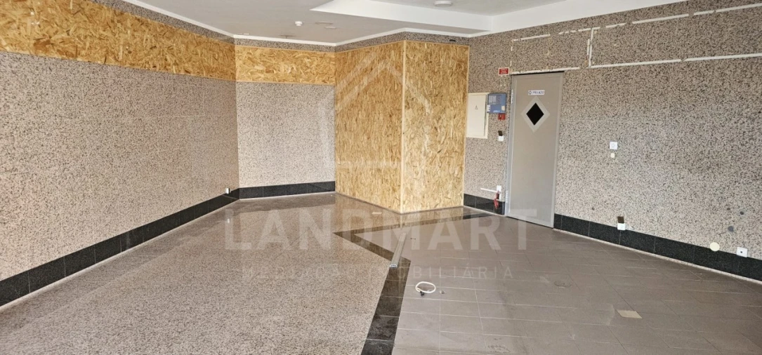 Loja para Arrendamento em Benedita Foto 6