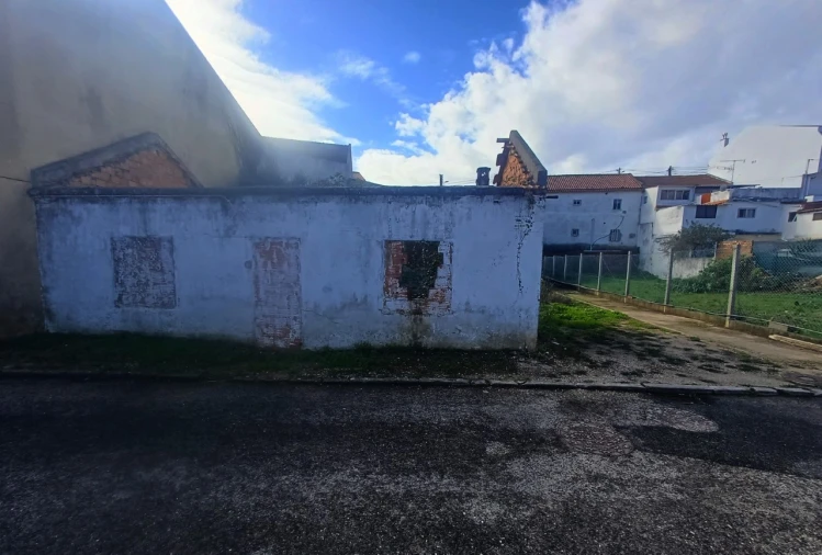 Moradia T2 para Venda em Ramada e Caneças