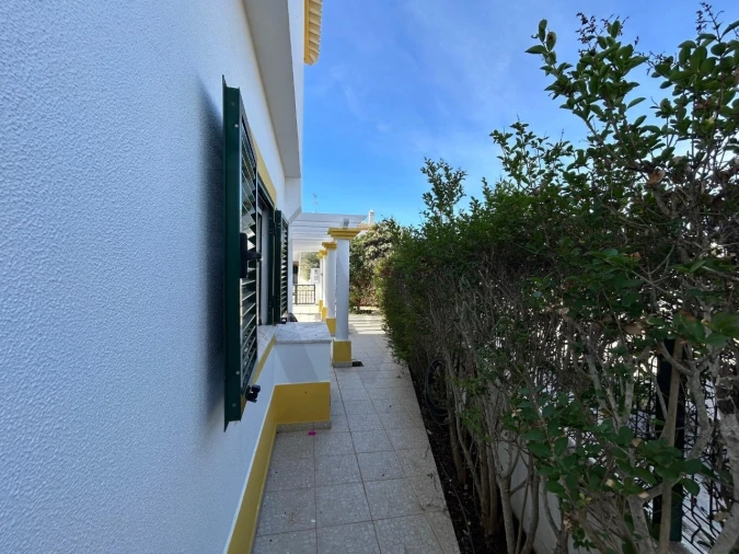 Moradia T3 para Venda em Monte Gordo Foto 25