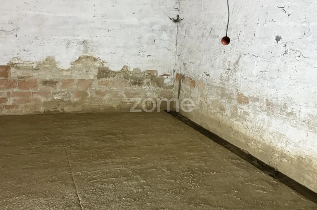 Garagem para Arrendamento em Arco de Baúlhe e Vila Nune Foto 7