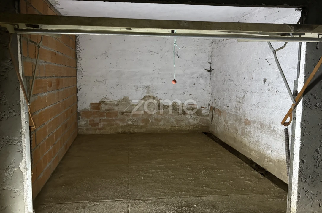 Garagem para Venda em Arco de Baúlhe e Vila Nune Foto 6