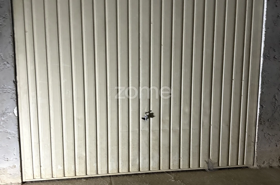 Garagem para Venda em Arco de Baúlhe e Vila Nune Foto 3