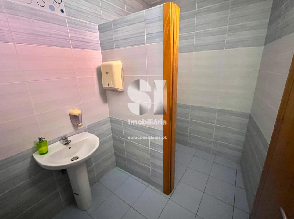 Negócio para Venda em Sabrosa Foto 17