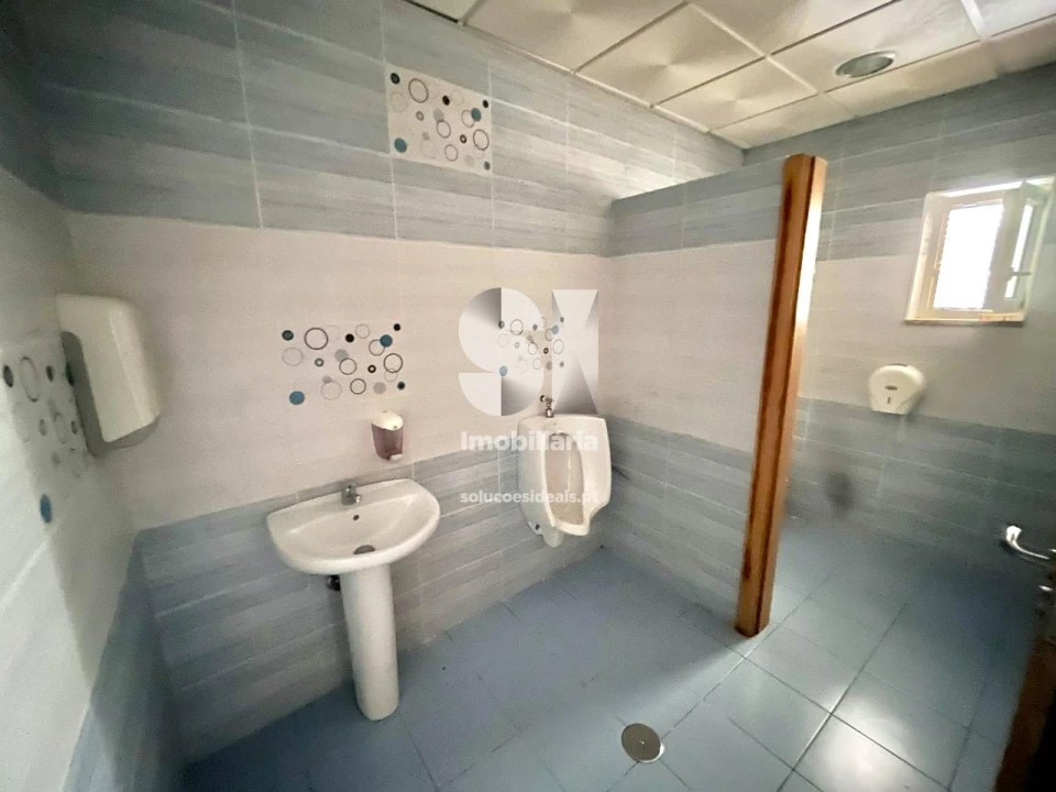 Negócio para Venda em Sabrosa Foto 18