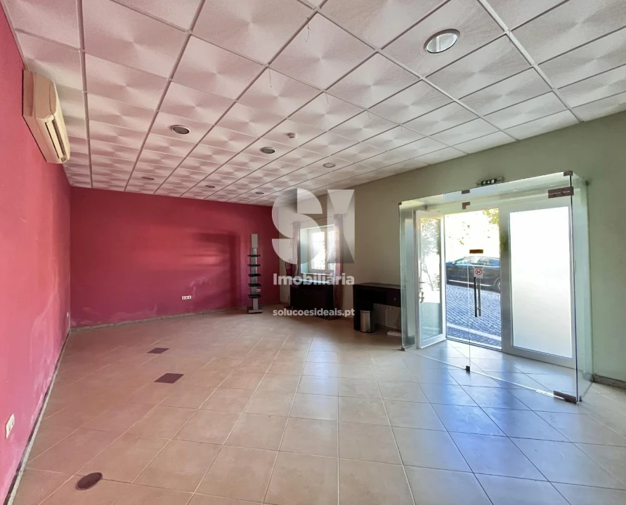 Negócio para Venda em Sabrosa Foto 9