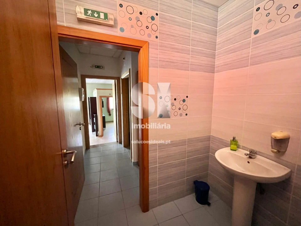 Negócio para Venda em Sabrosa Foto 19