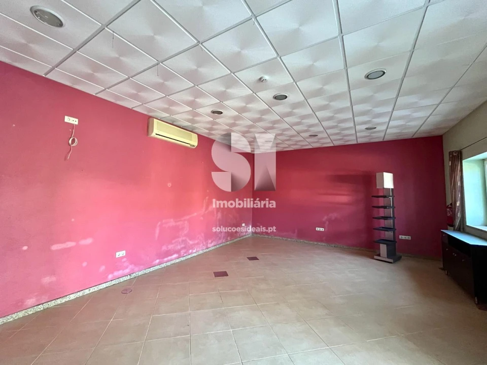 Negócio para Venda em Sabrosa Foto 10