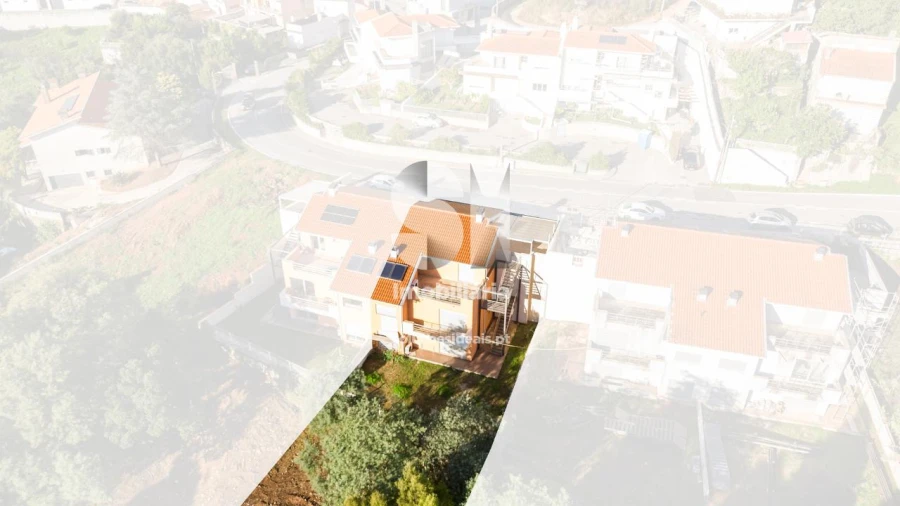 Moradia T4 para Venda em Santo Antonio dos Olivais Foto 26