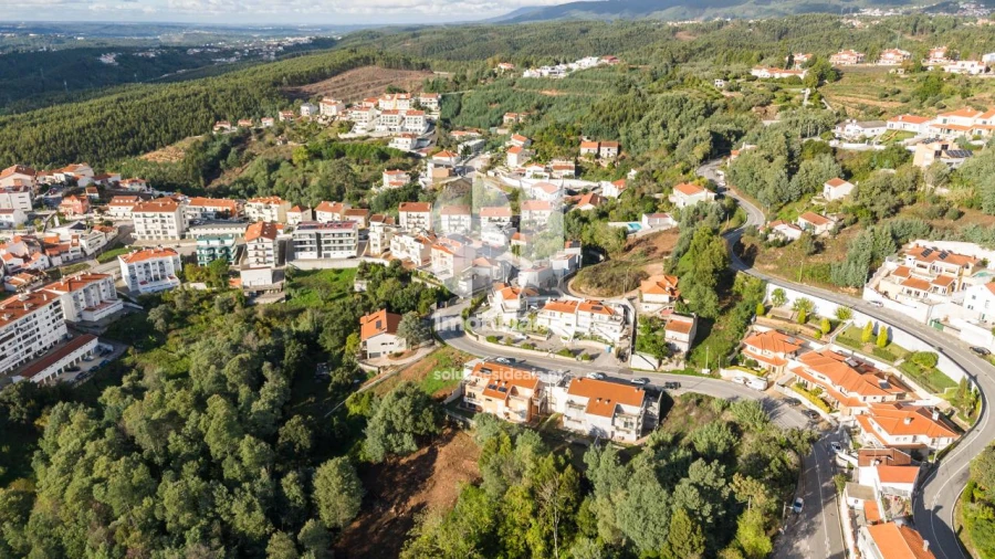 Moradia T4 para Venda em Santo Antonio dos Olivais Foto 27