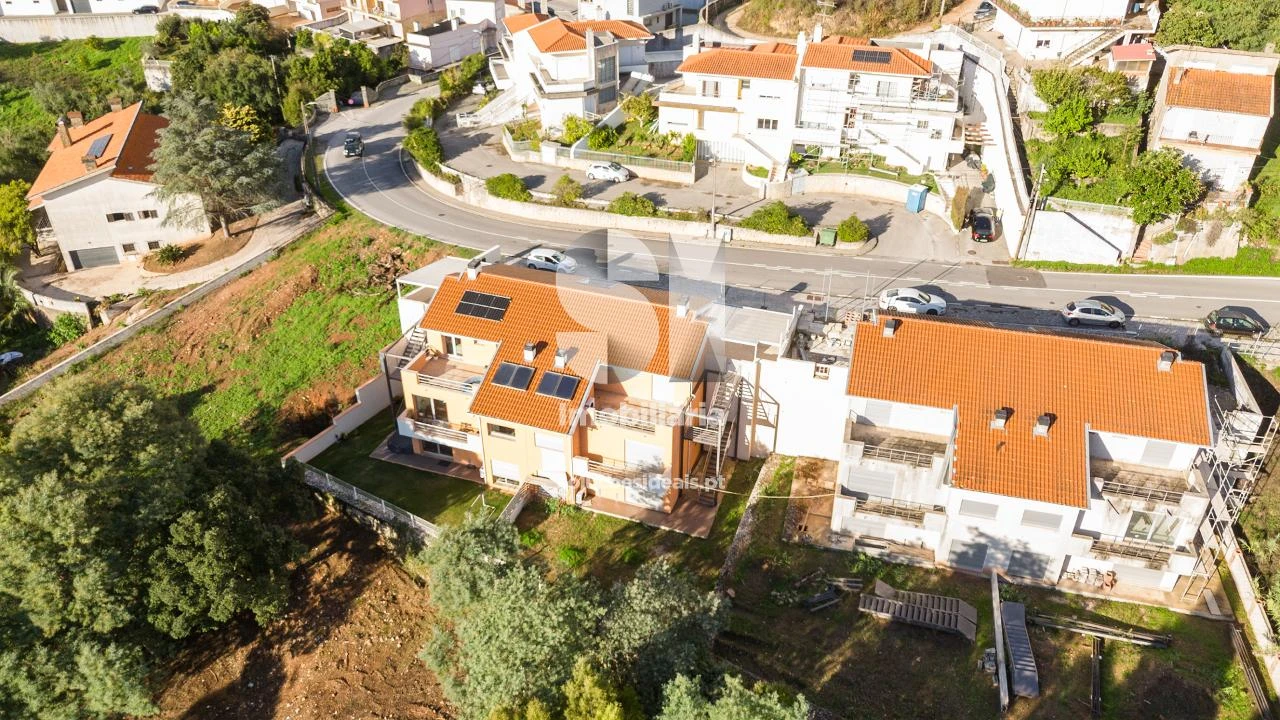 Moradia T4 para Venda em Santo Antonio dos Olivais Foto 25