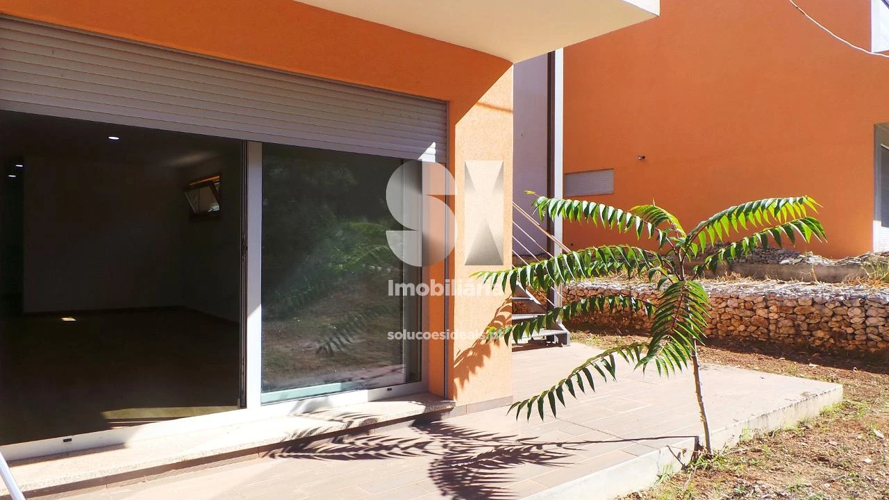 Moradia T4 para Venda em Santo Antonio dos Olivais Foto 24