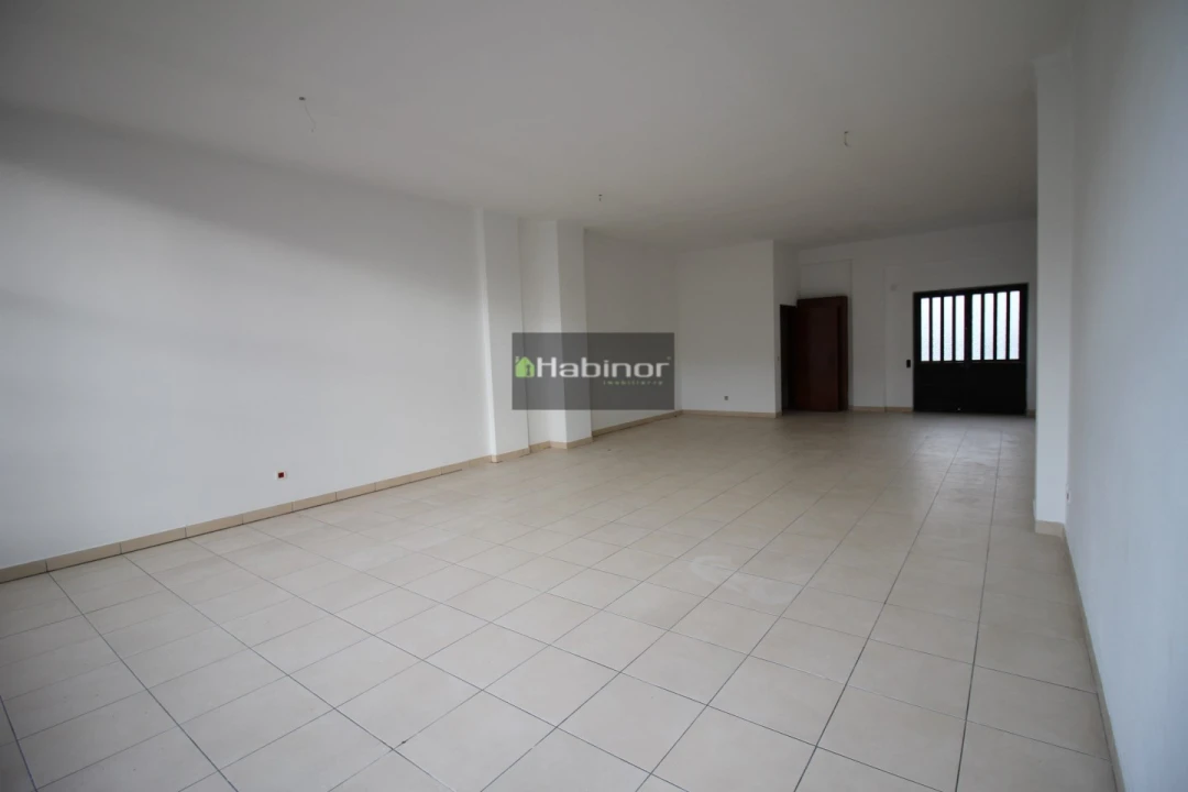 Loja para Arrendamento em Santa Maria Maior e Monserrate e Meadela Foto 3