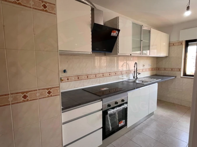 Apartamento T2 para Venda em Algueirão-Mem Martins Foto 2