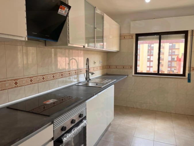 Apartamento T2 para Venda em Algueirão-Mem Martins Foto 3