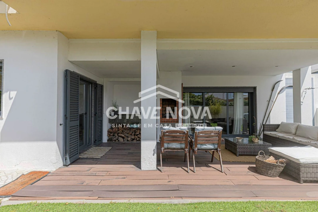 Moradia T4 para Venda em Santo Antonio da Charneca Foto 6