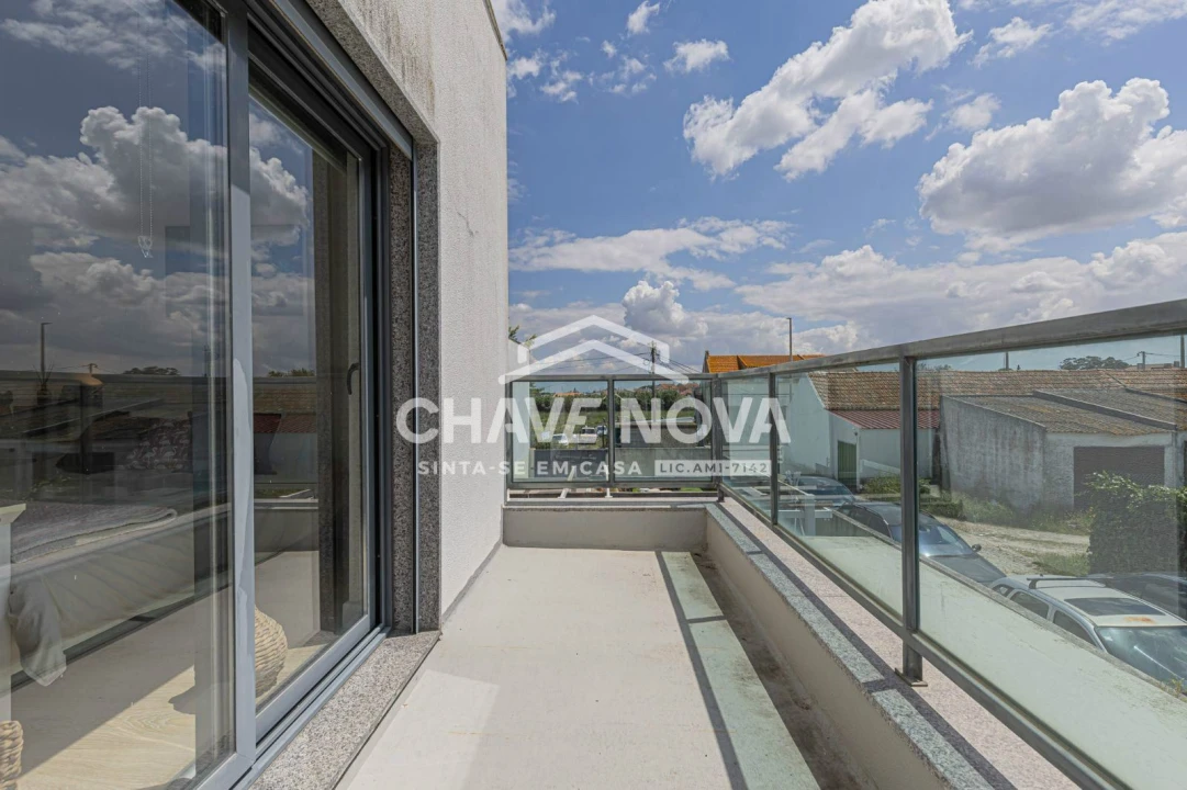 Moradia T4 para Venda em Santo Antonio da Charneca Foto 9