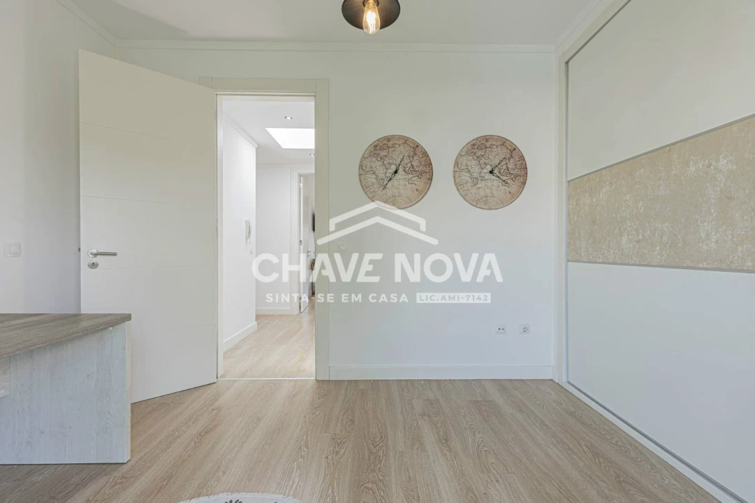 Moradia T4 para Venda em Santo Antonio da Charneca Foto 11