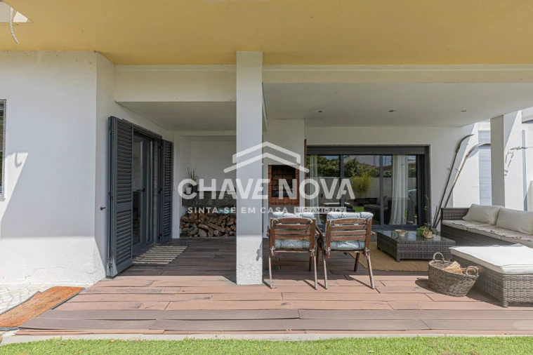 Moradia T4 para Venda em Santo Antonio da Charneca Foto 6