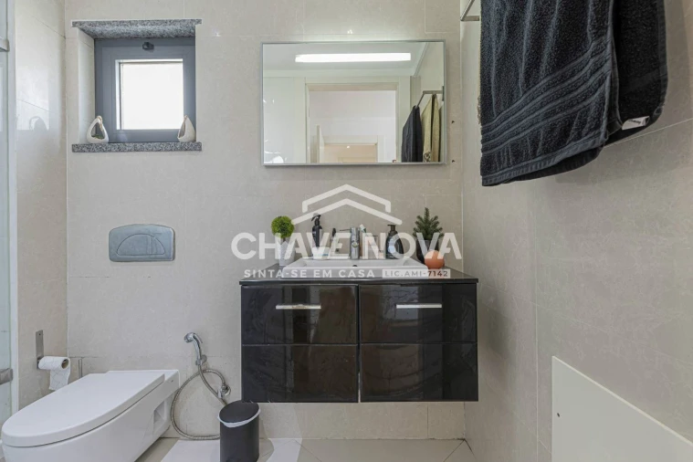 Moradia T4 para Venda em Santo Antonio da Charneca Foto 12