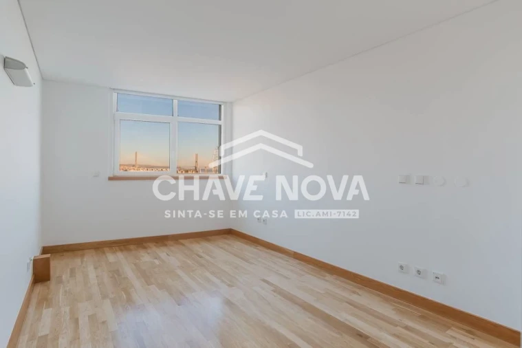 Apartamento T2 para Venda em Parque das Nações Foto 7