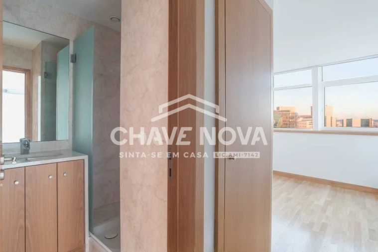 Apartamento T2 para Venda em Parque das Nações Foto 13