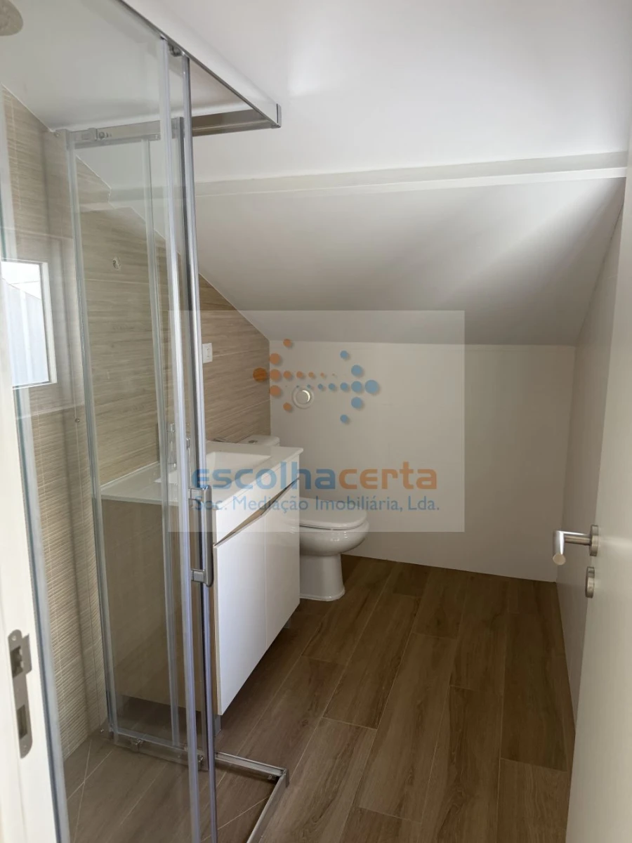 Moradia T2 para Venda em Quinta do Anjo Foto 12