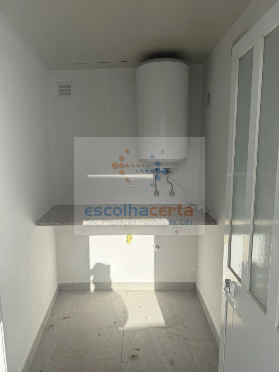 Moradia T2 para Venda em Quinta do Anjo Foto 9