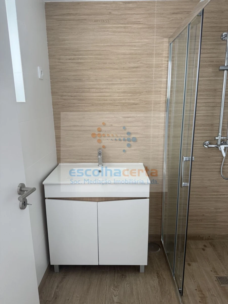 Moradia T2 para Venda em Quinta do Anjo Foto 5