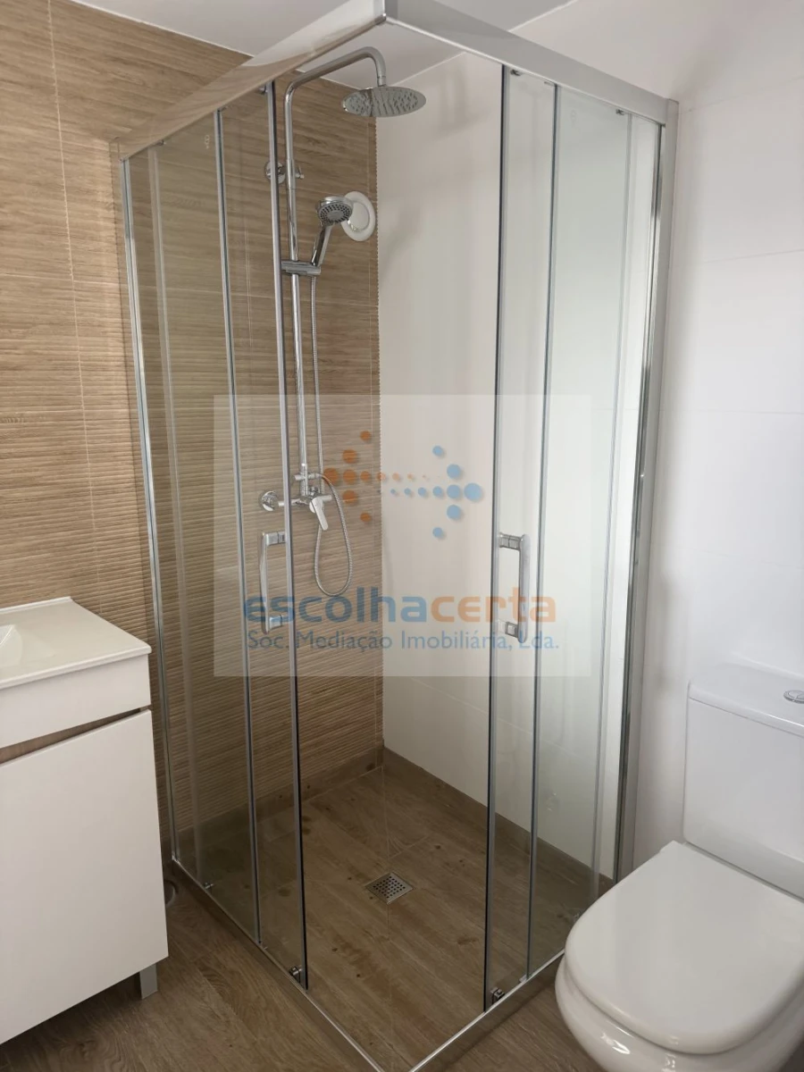 Moradia T2 para Venda em Quinta do Anjo Foto 14