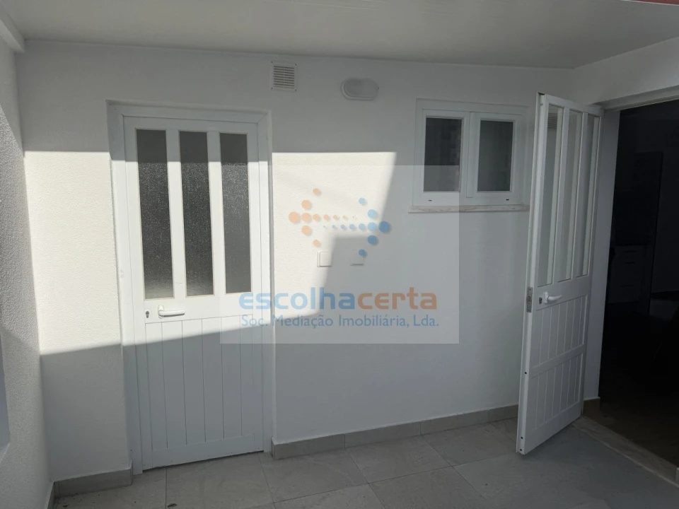 Moradia T2 para Venda em Quinta do Anjo Foto 4