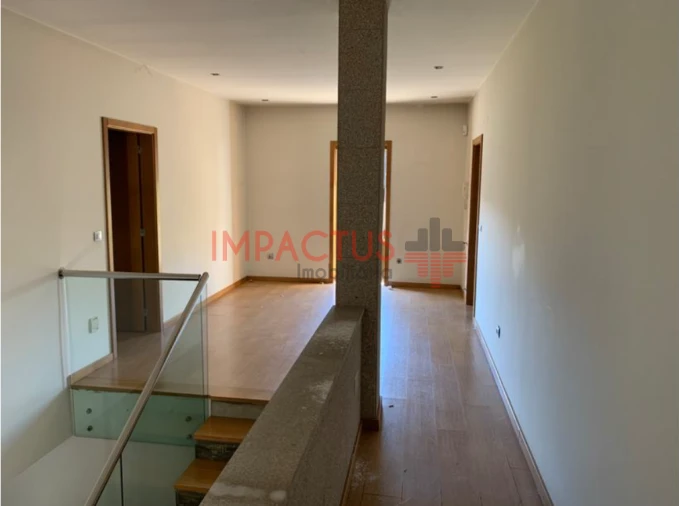 Moradia T3 para Venda em Louredo Foto 7