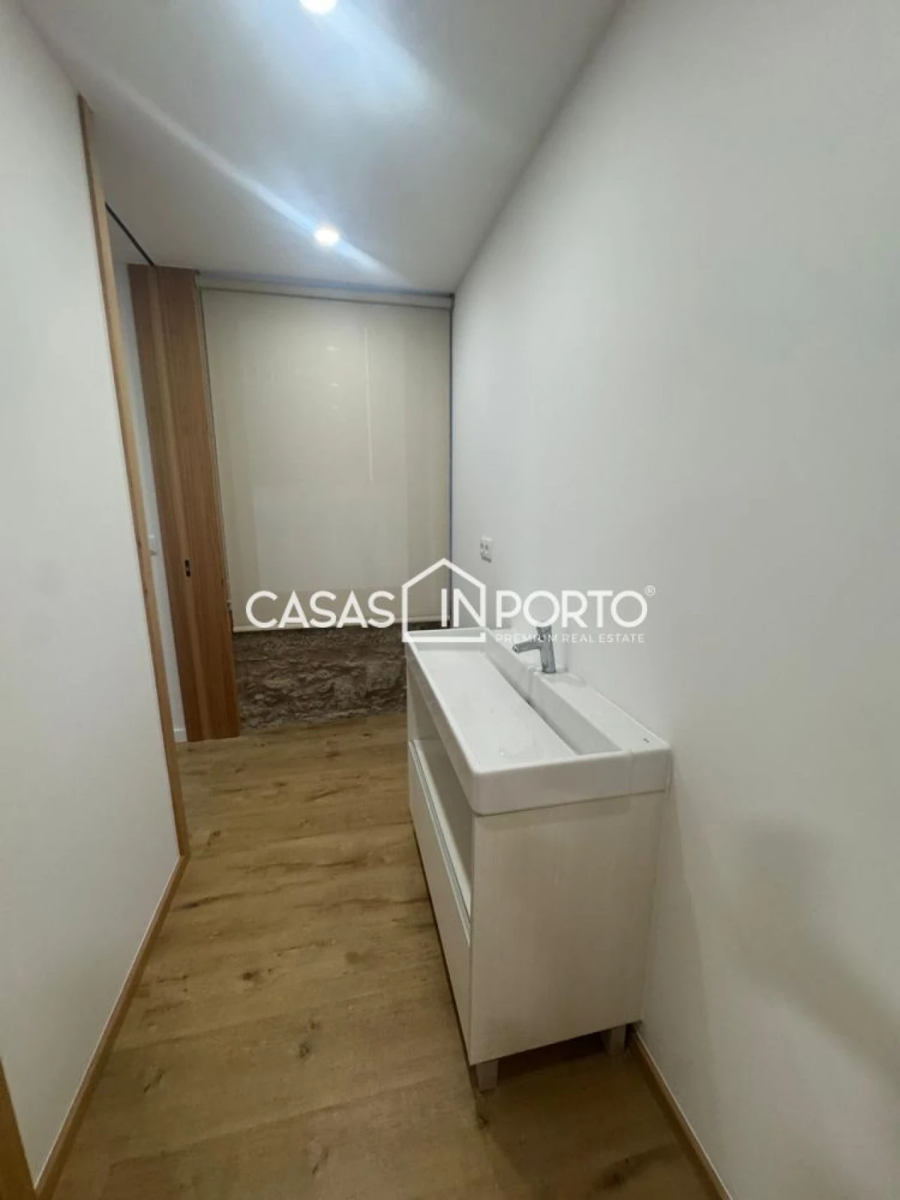 Loja para Arrendamento em Paranhos Foto 11