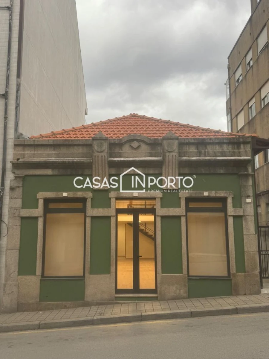 Loja para Arrendamento em Paranhos