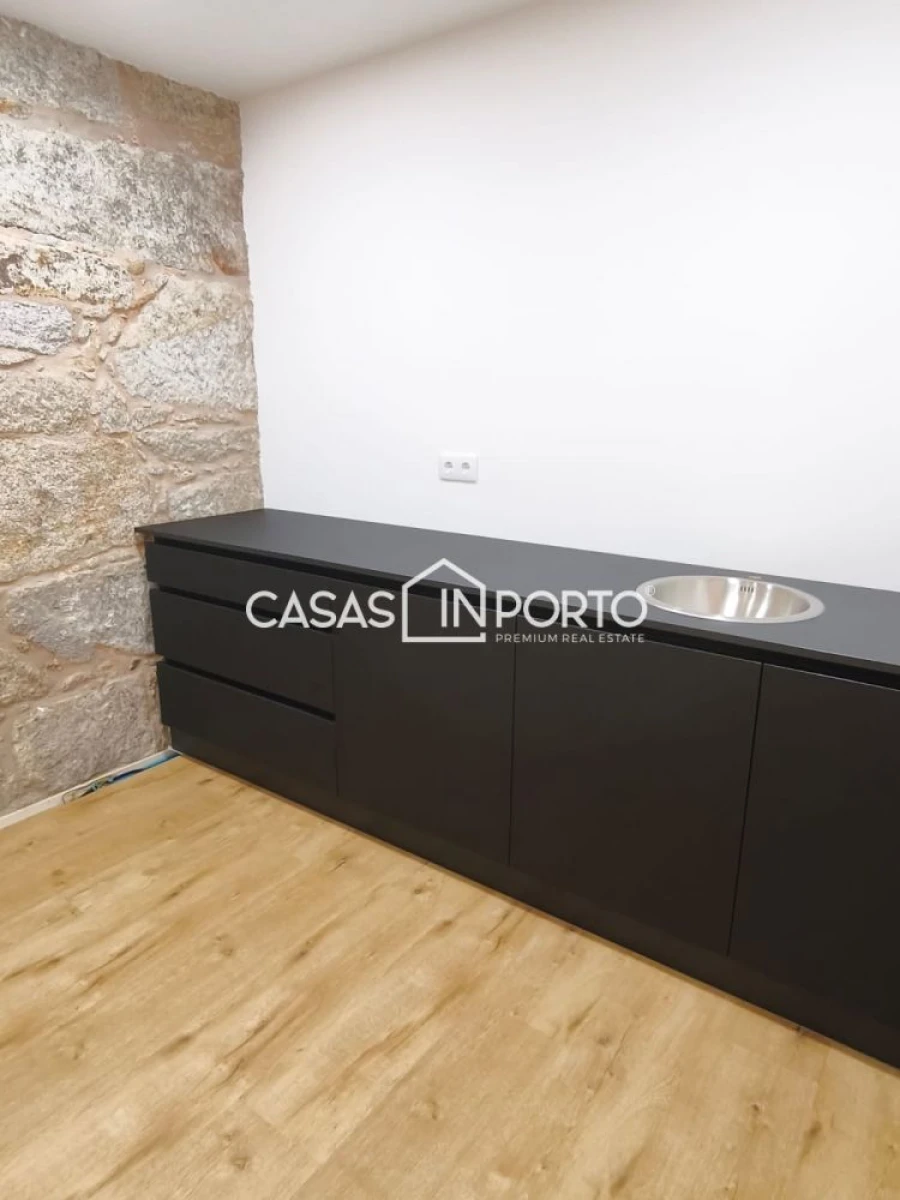 Loja para Arrendamento em Paranhos Foto 6