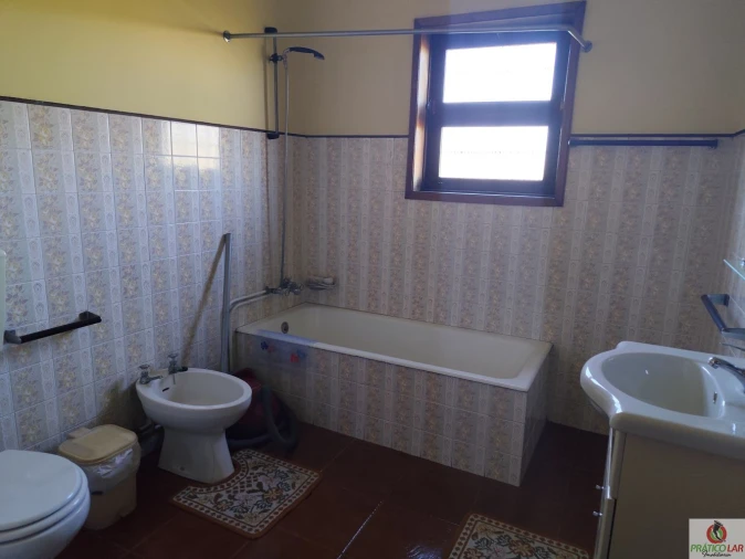 Moradia T4 para Venda em Palhaça Foto 15