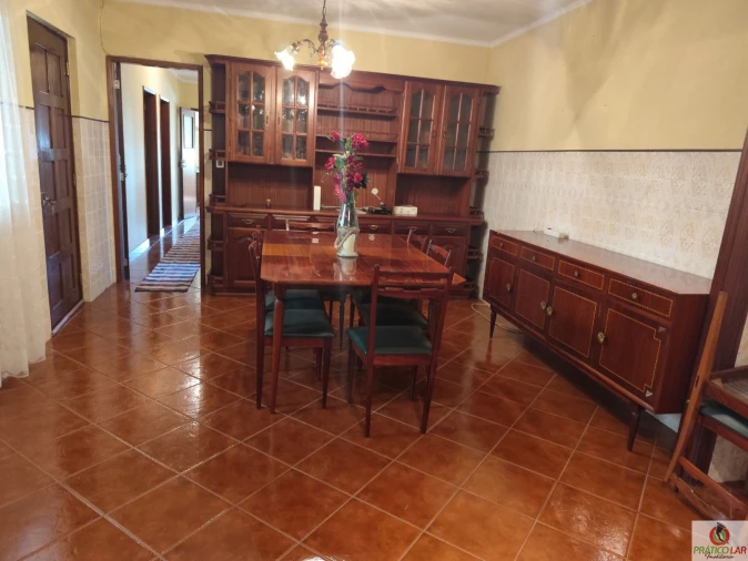 Moradia T4 para Venda em Palhaça Foto 1