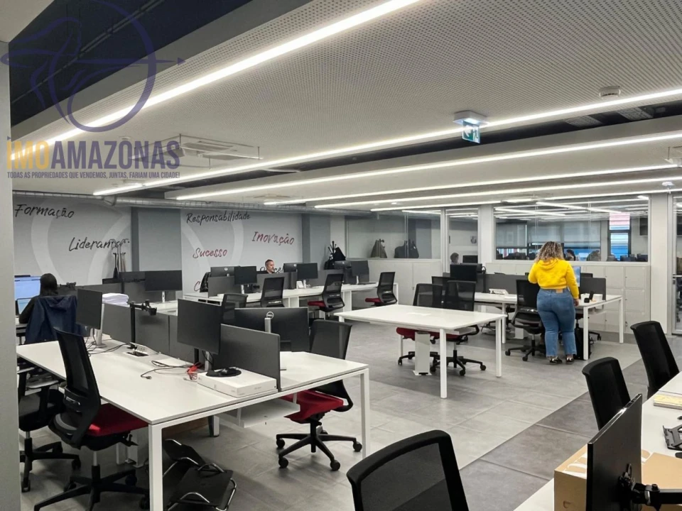 Loja para Arrendamento em Alvalade Foto 1