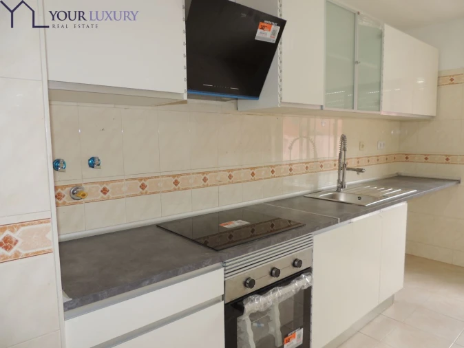 Apartamento T2 para Venda em Algueirão-Mem Martins Foto 2