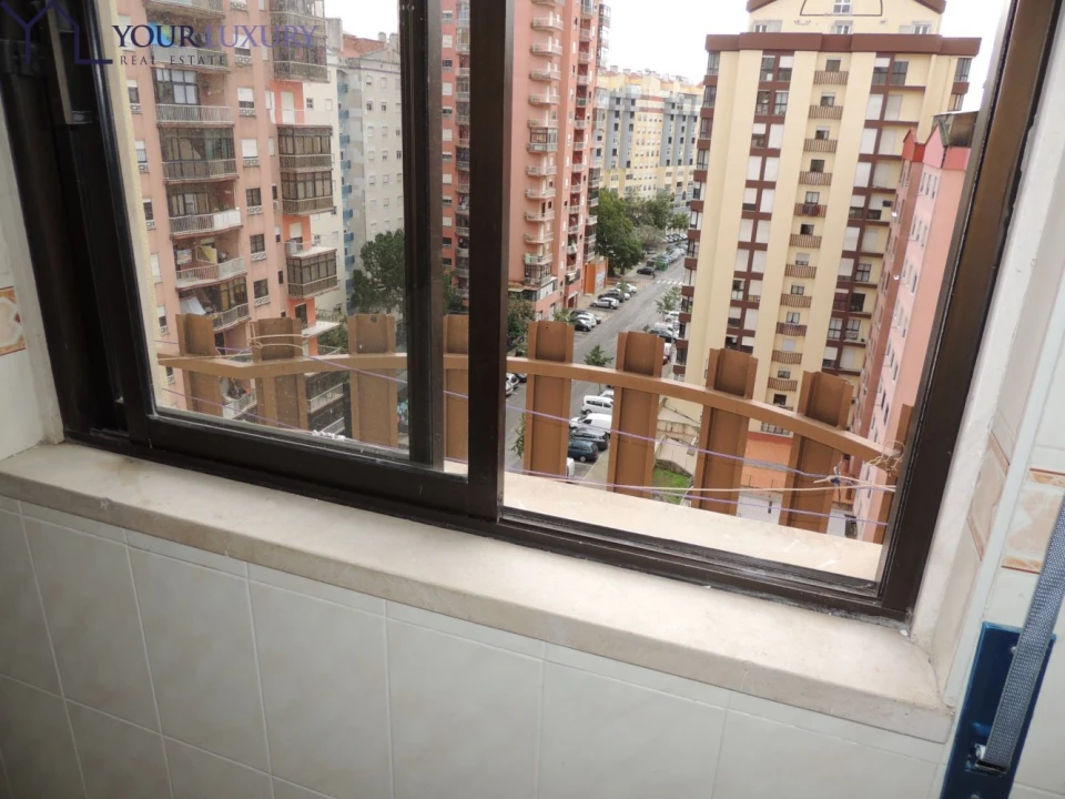 Apartamento T2 para Venda em Algueirão-Mem Martins Foto 4