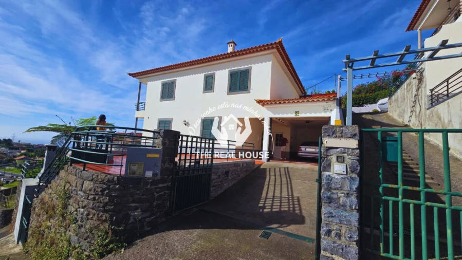 Moradia T3 para Venda em Santo Antonio Foto 2