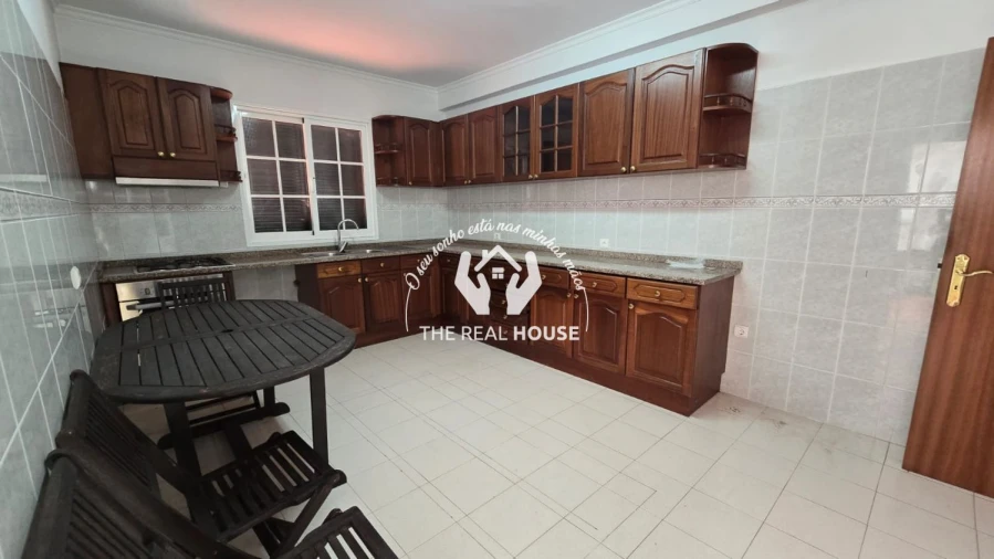 Moradia T3 para Venda em Santo Antonio Foto 8