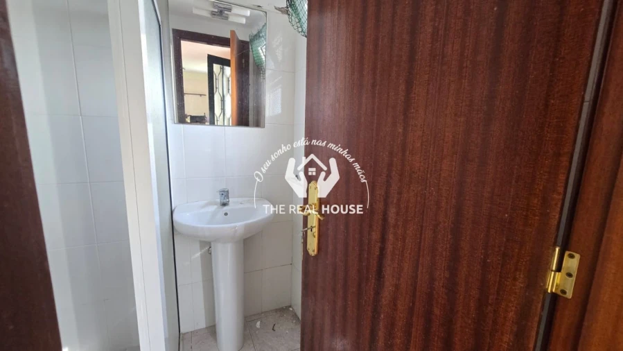 Moradia T3 para Venda em Santo Antonio Foto 28