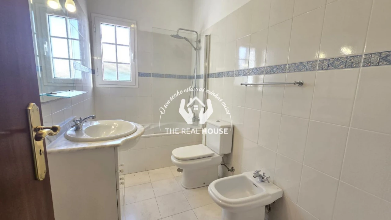 Moradia T3 para Venda em Santo Antonio Foto 10