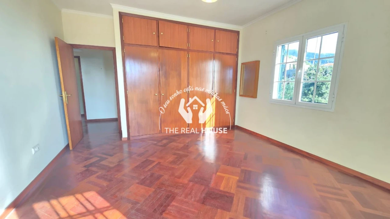 Moradia T3 para Venda em Santo Antonio Foto 13