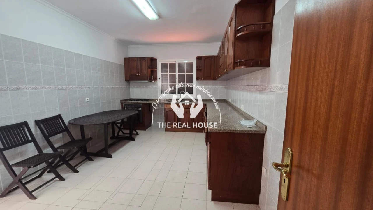 Moradia T3 para Venda em Santo Antonio Foto 9